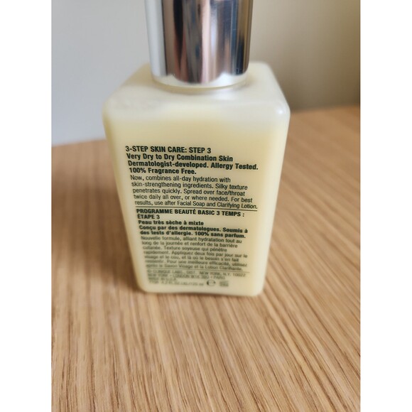 Clinique Dramatically Different Moisturizing Lotion 125mL 4.2oz NEW - Picture 4 of 5